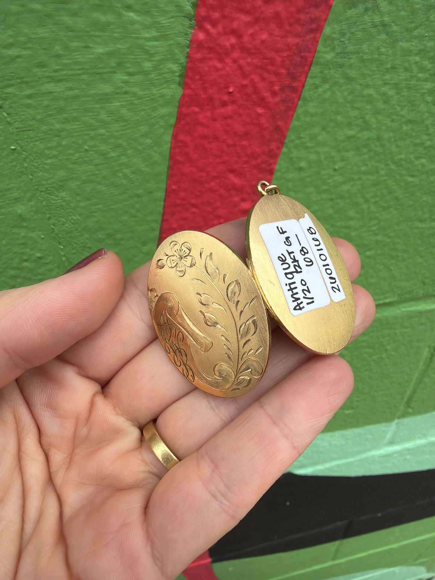 Antique Gold Filled Locket | Le Stage