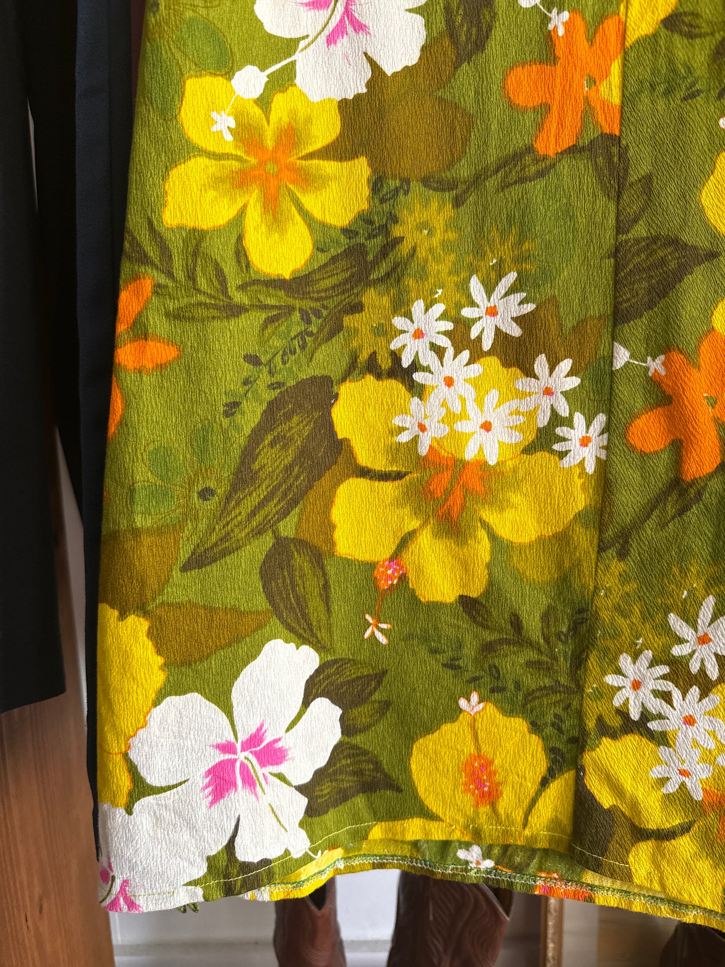 1960's Wide Collar Hawaiian Dress
