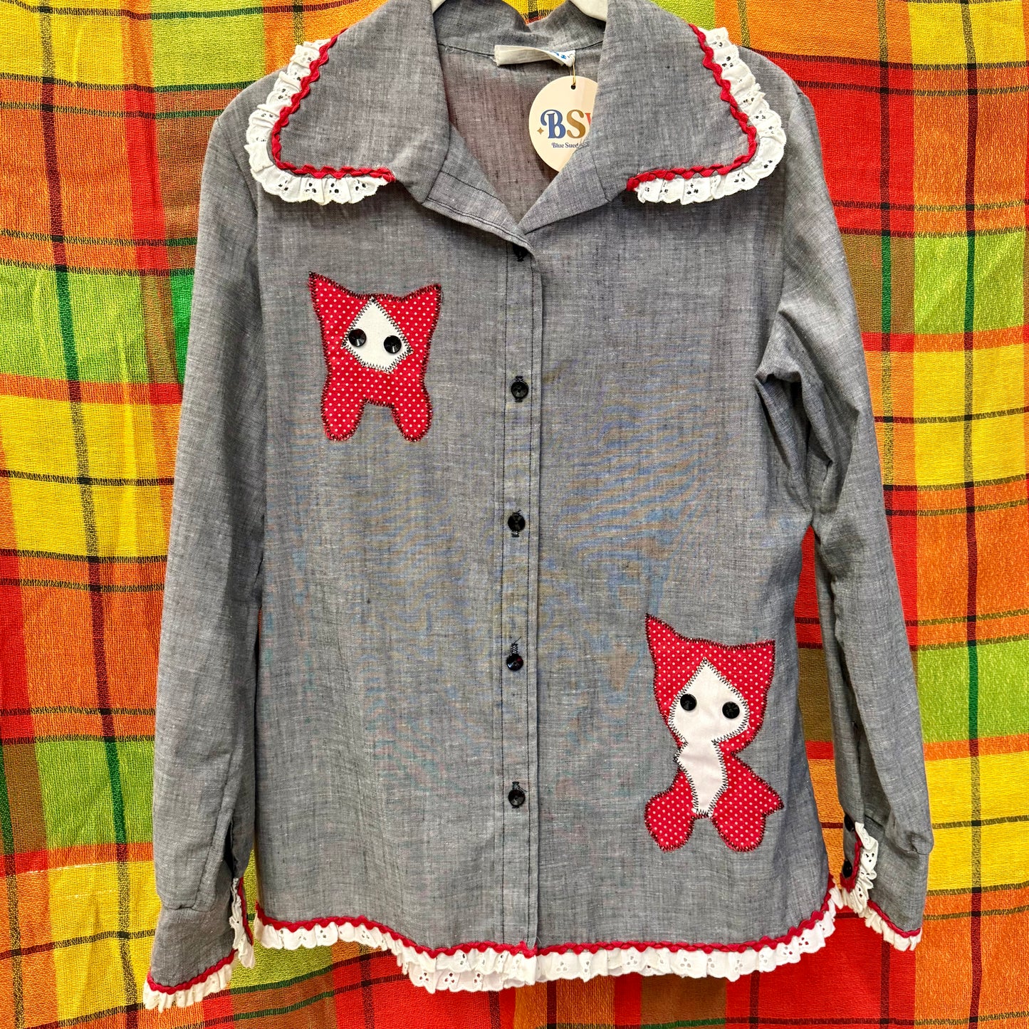 1970's Cat Appliqué Eyelet Trim Blouse | Yum Yum's