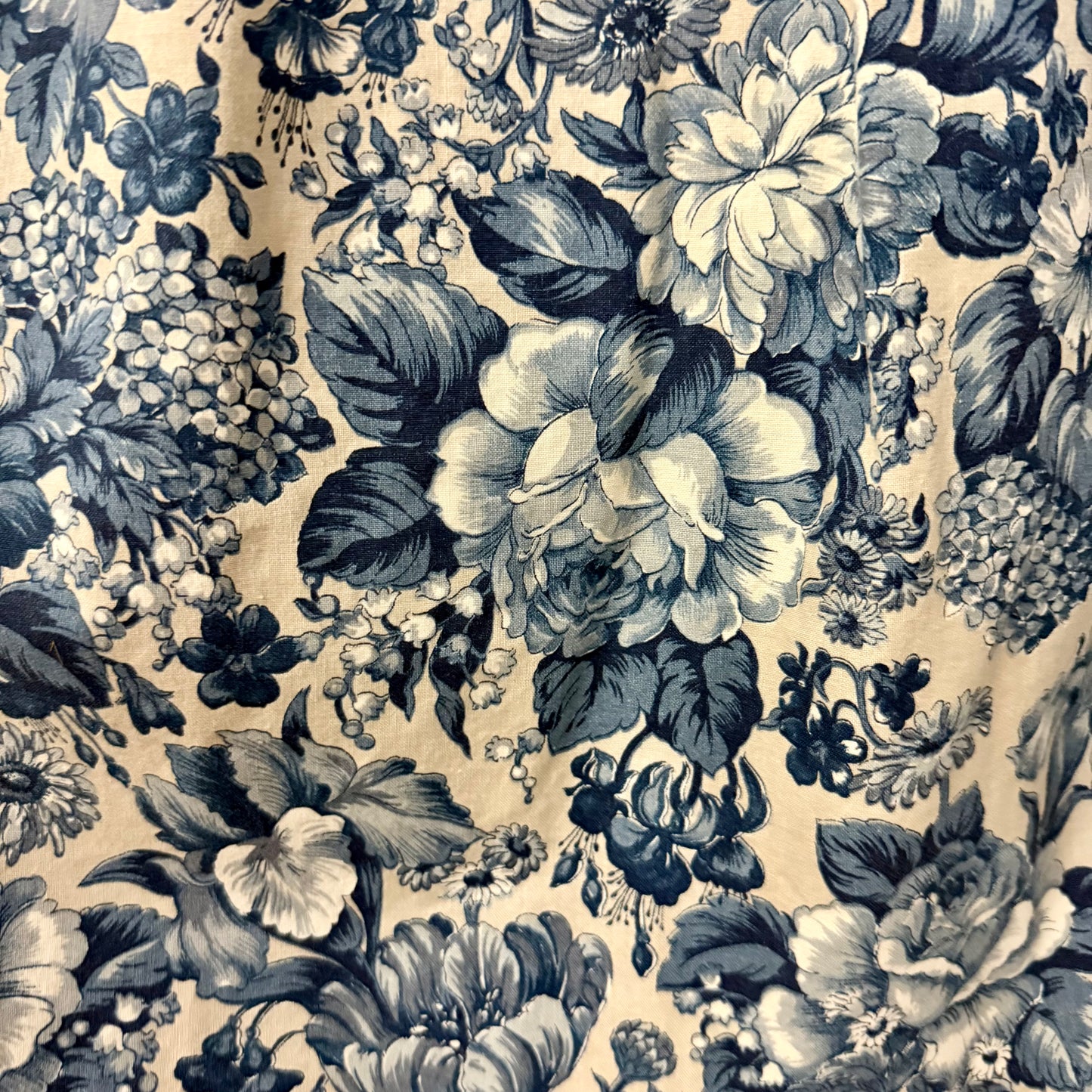 1990's Blue Floral Blouse | Gotcha Covered