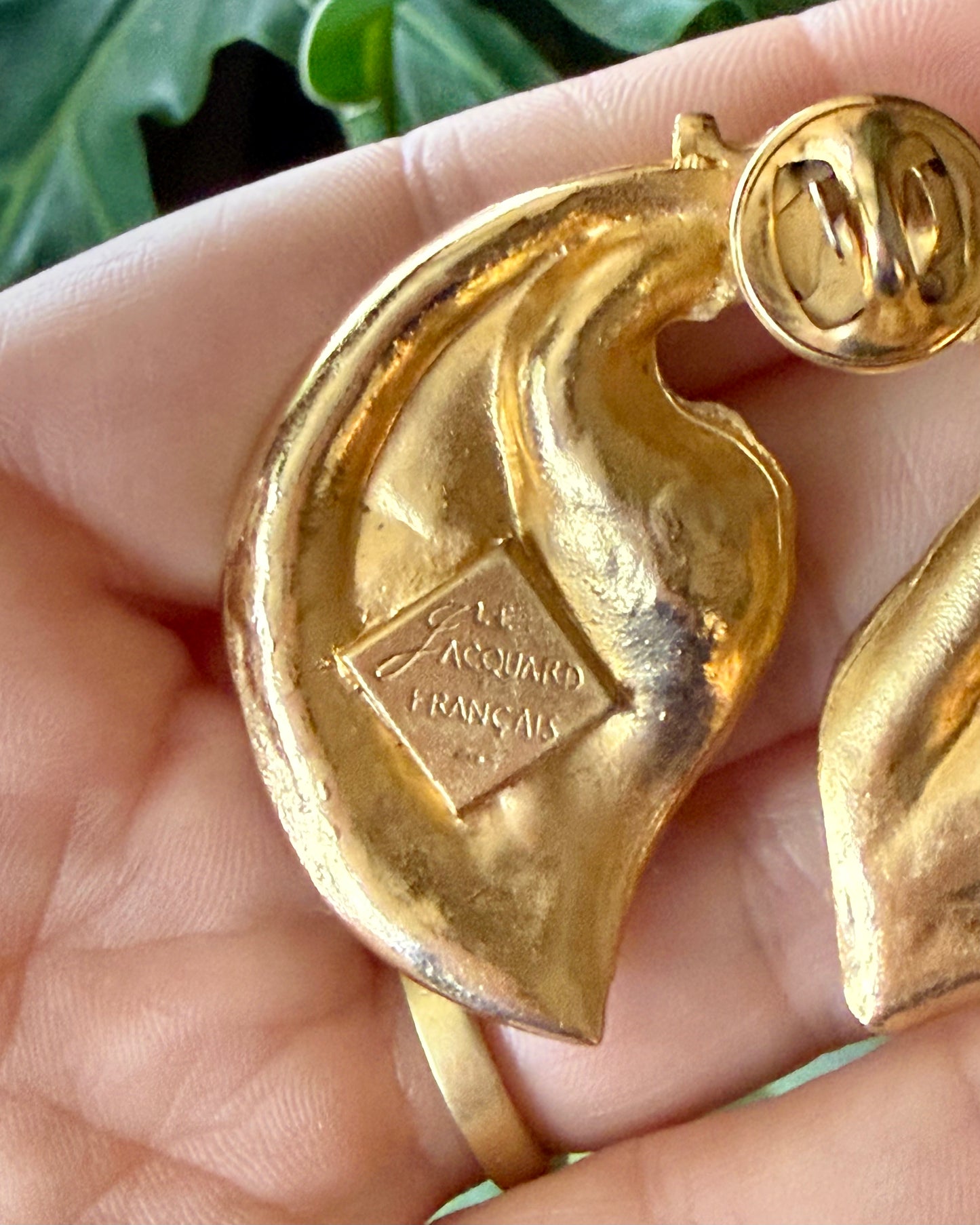 Vintage Gold Tone Bow Brooch | Le Jacquard Francais