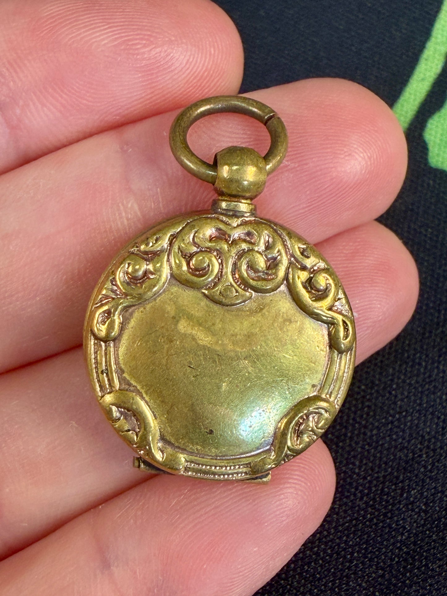 Antique Gold Filled Circle Locket