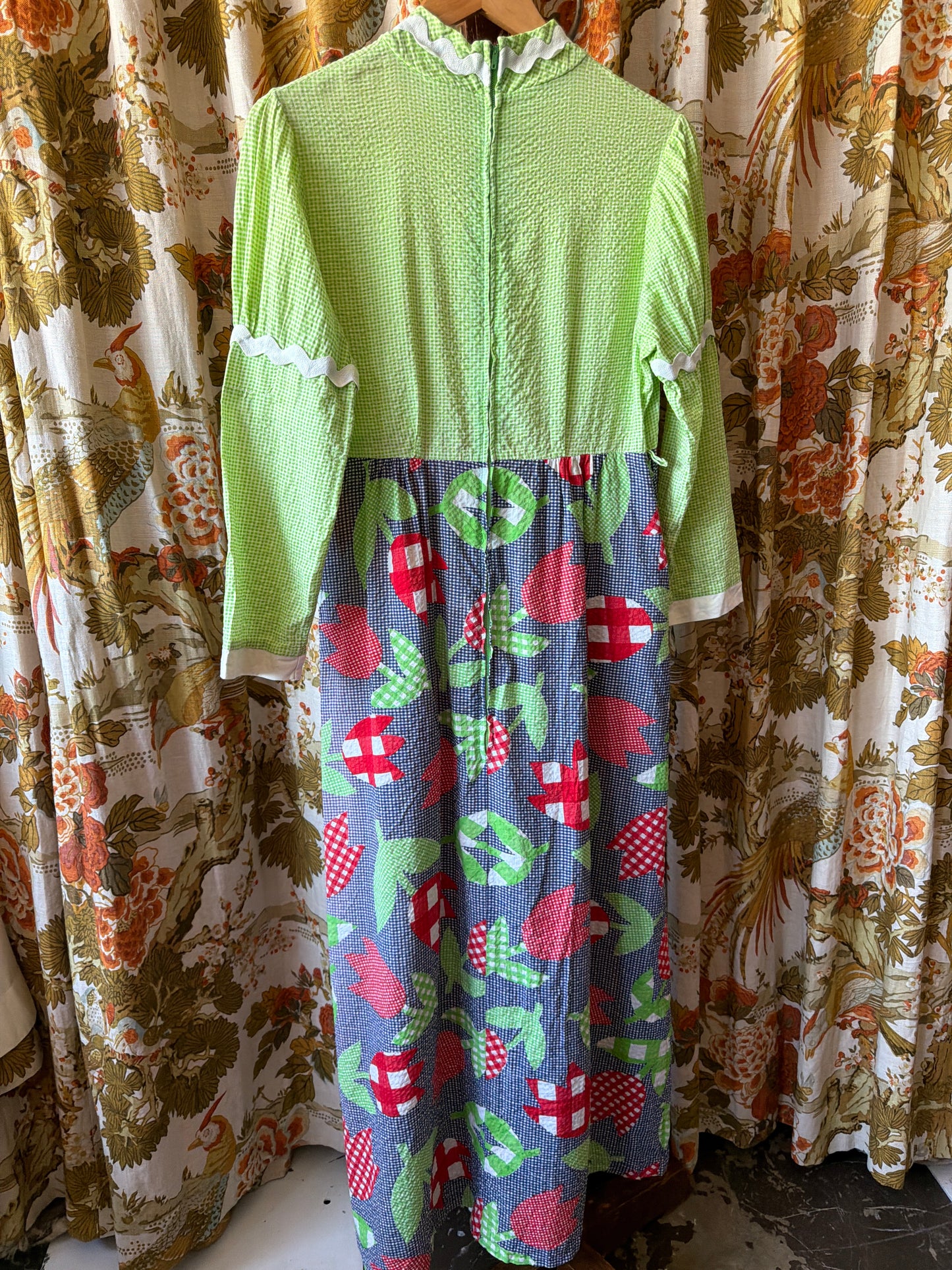 1970's Gingham Seersucker Tulip Dress