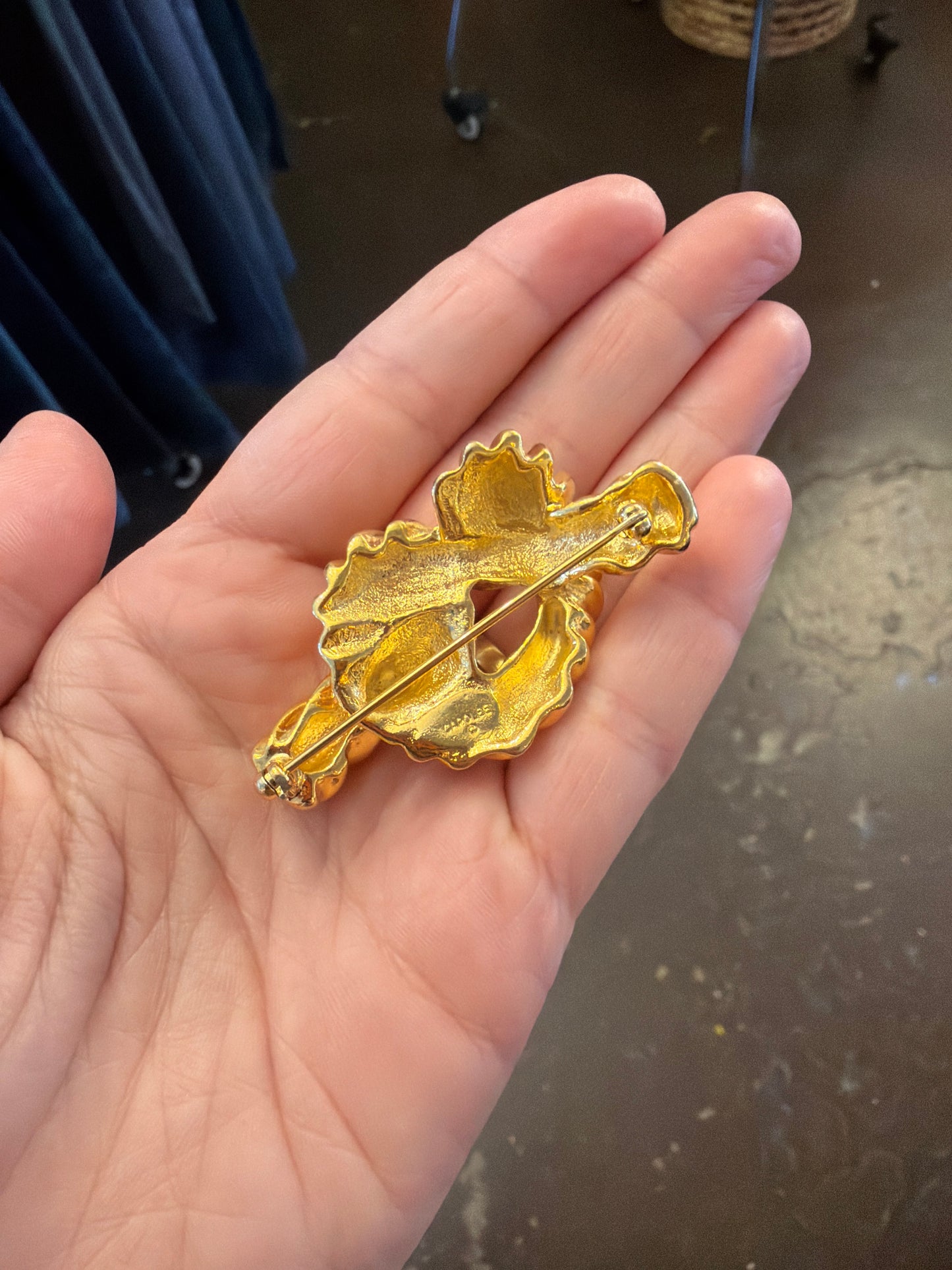 Vintage Gold Tone Rope Knot Brooch | Carolee