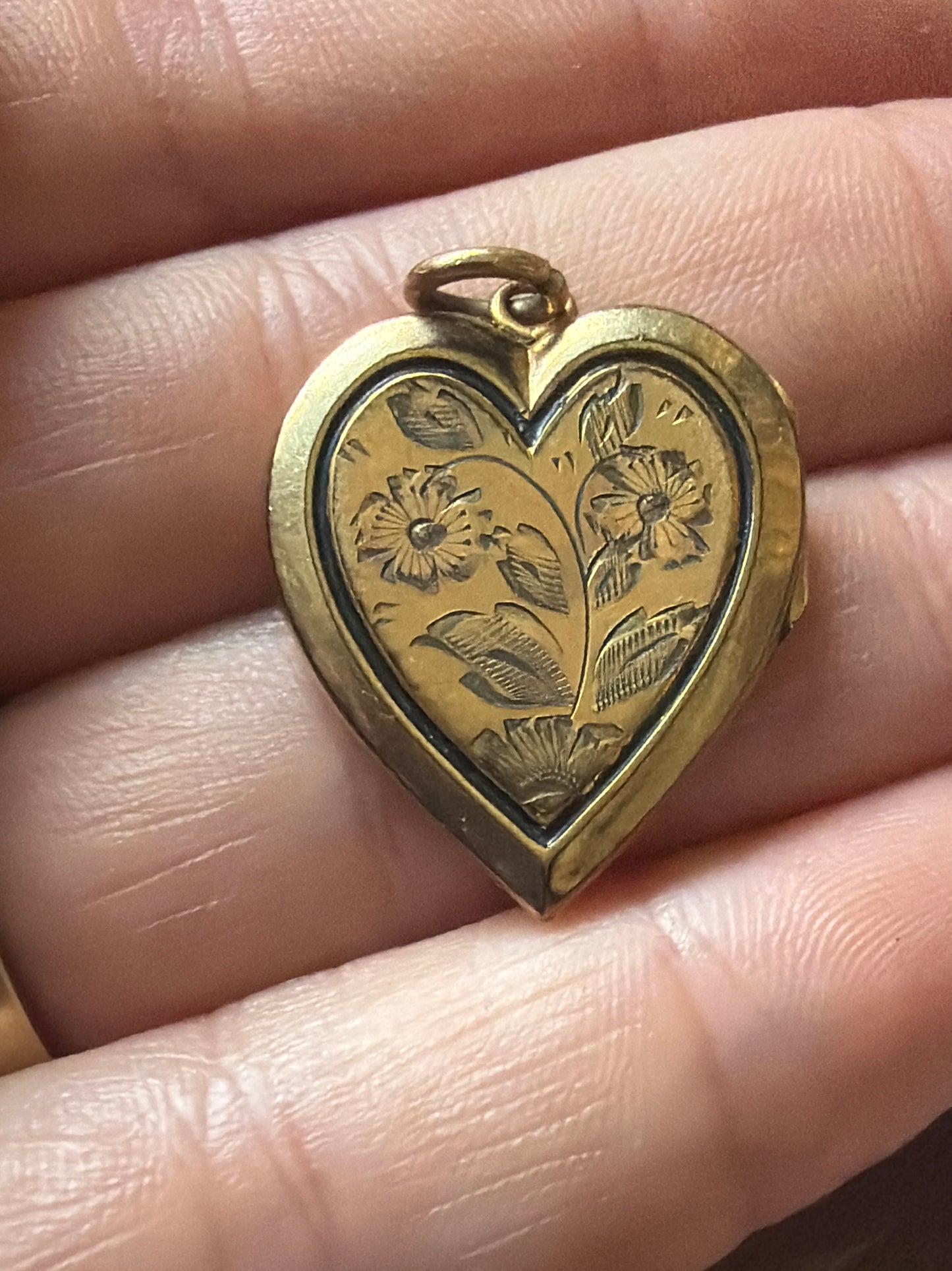 Vintage/Antique Etched Floral Locket