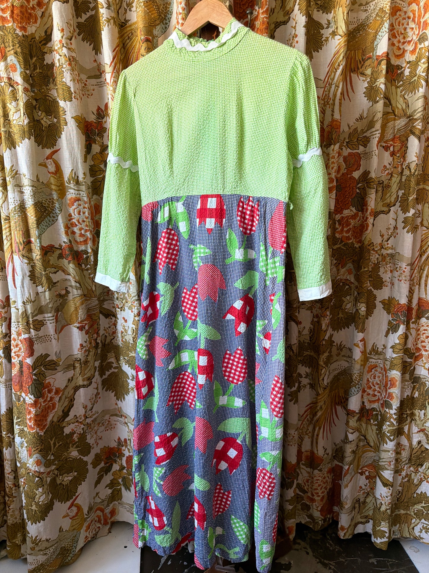 1970's Gingham Seersucker Tulip Dress