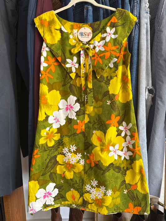 1960's Wide Collar Hawaiian Dress
