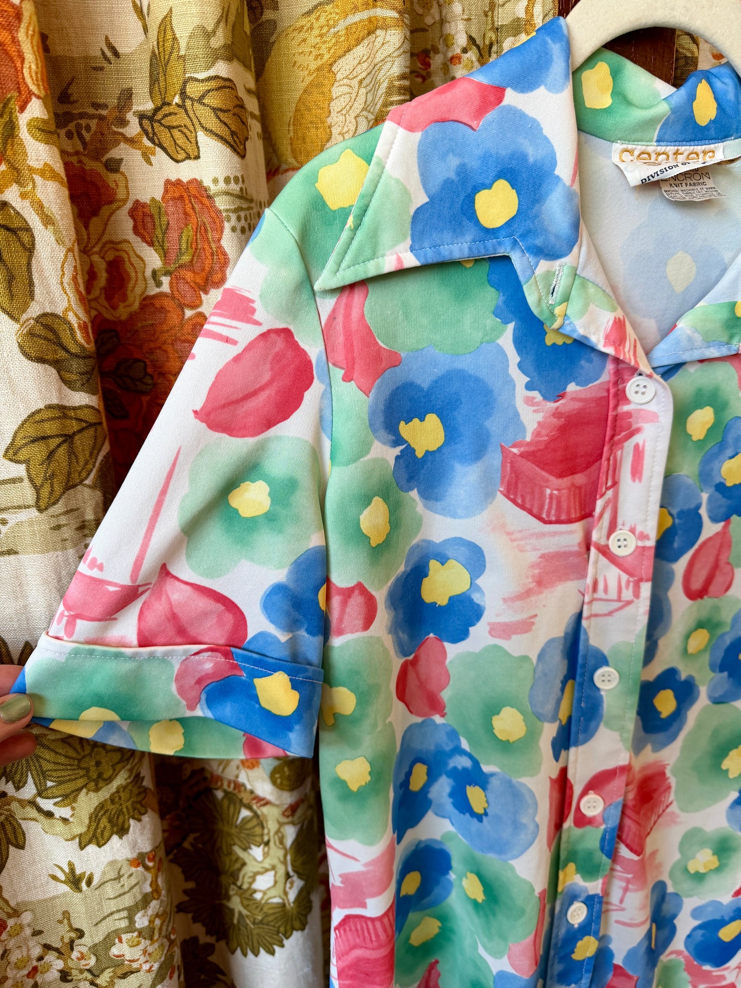 1970's Floral Pagoda Blouse | Center Stage
