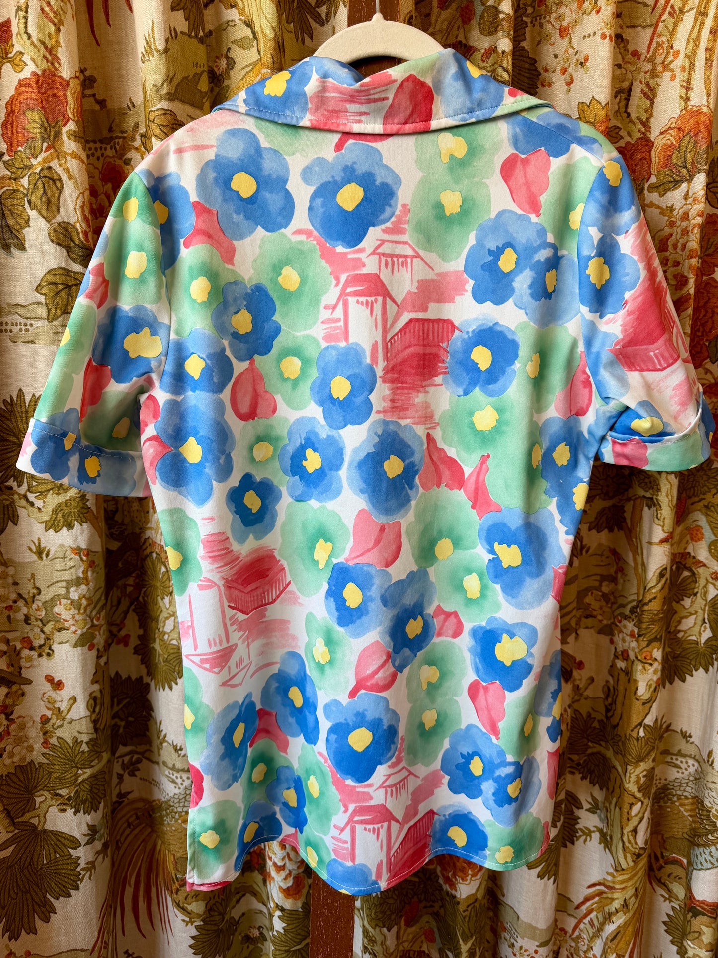 1970's Floral Pagoda Blouse | Center Stage