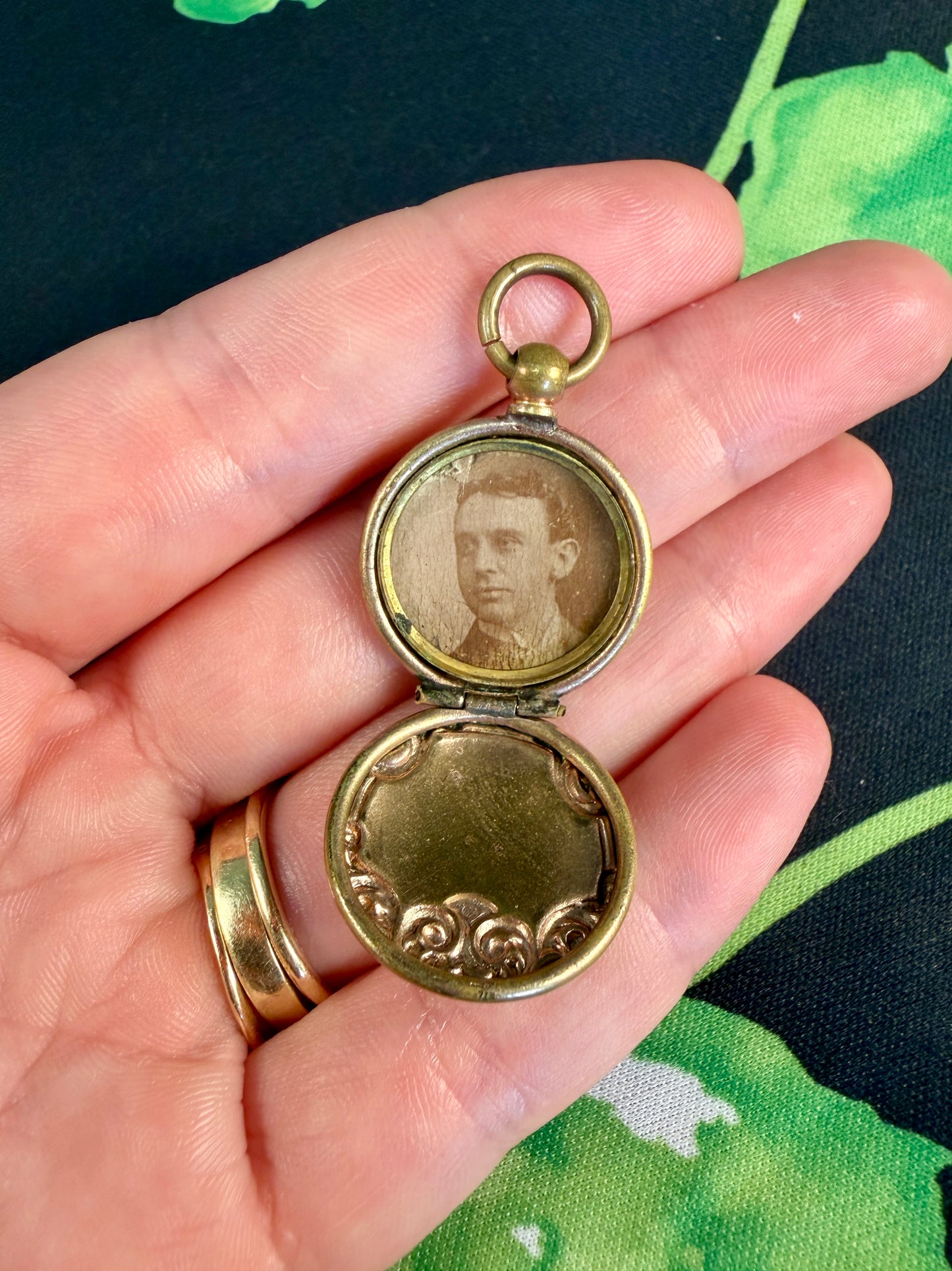 Antique Gold Filled Circle Locket