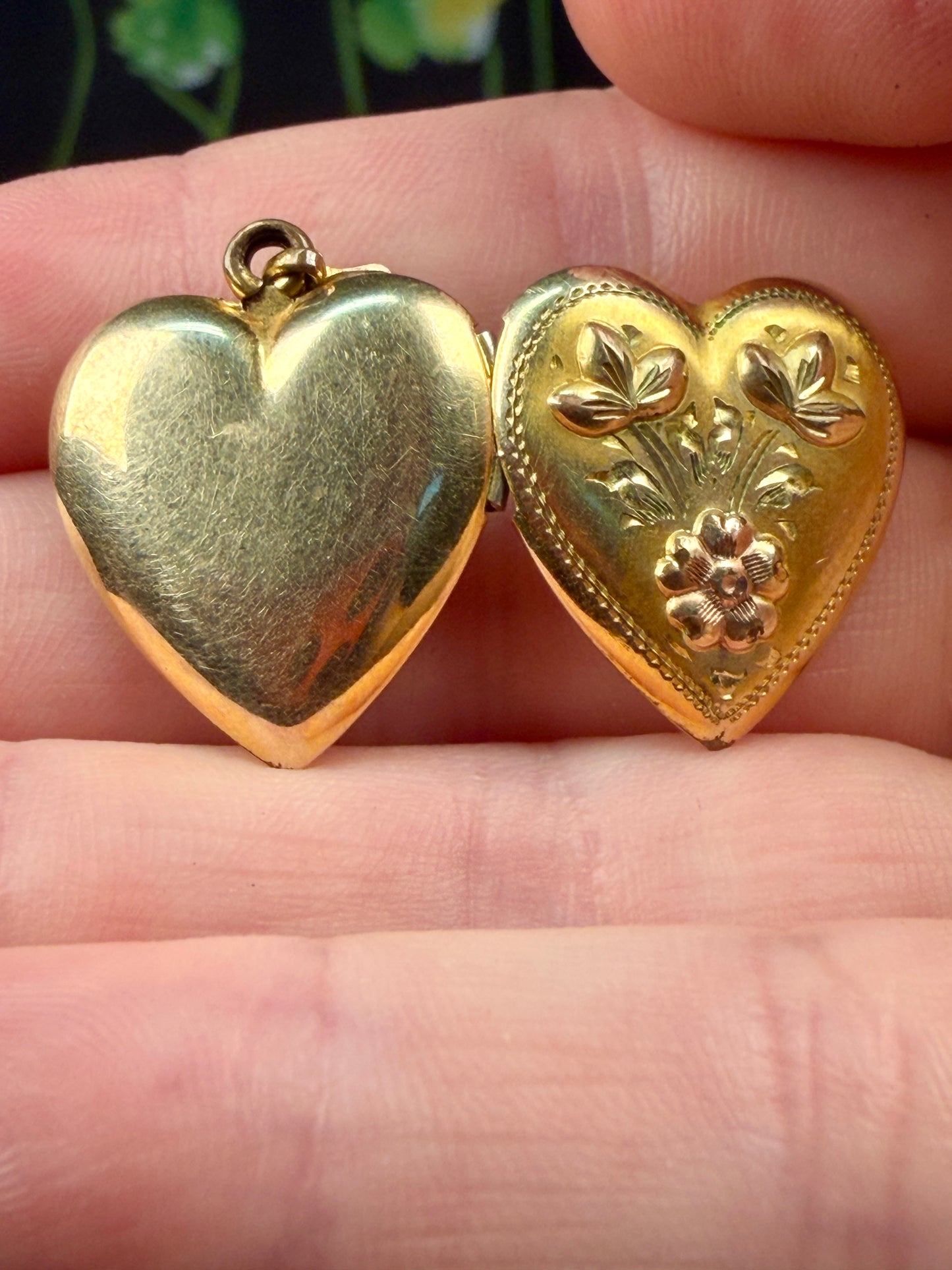 Vintage 12KT Gold Filled Repoussé Heart Locket | WH