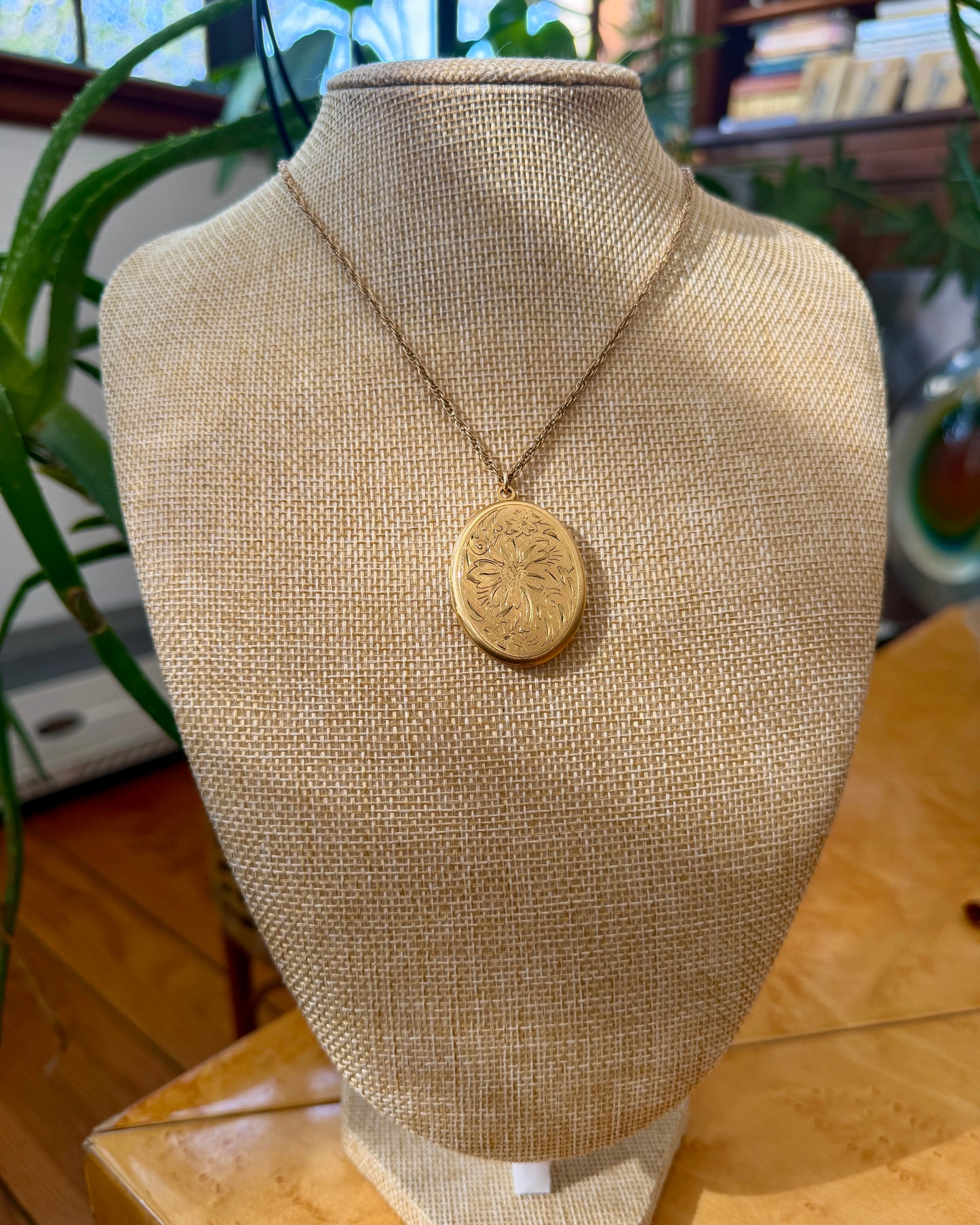 Antique Gold Filled Locket | Le Stage