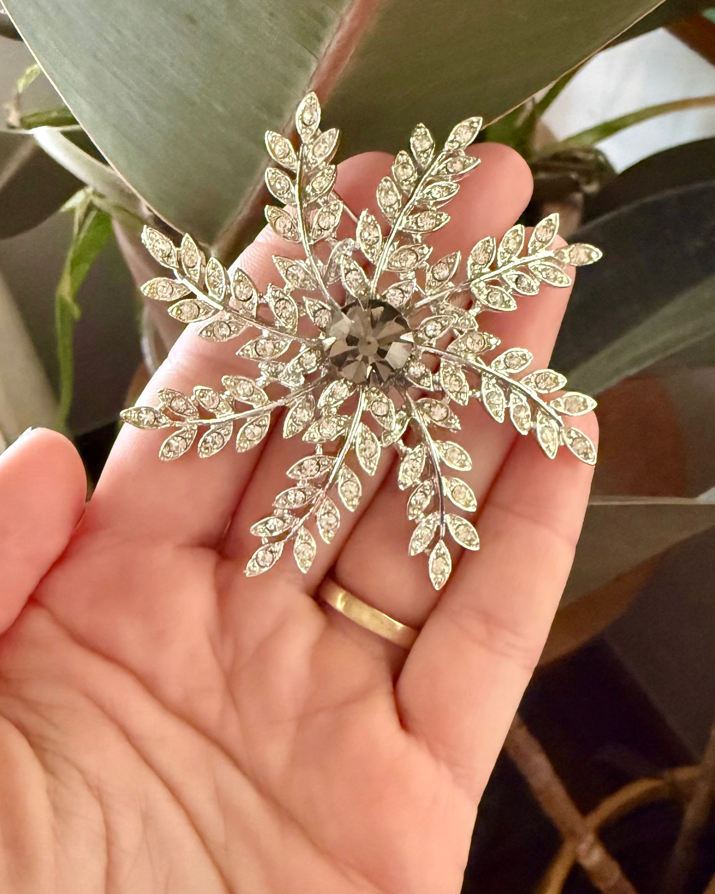1962 Evening Snowflake Brooch | Sarah Coventry