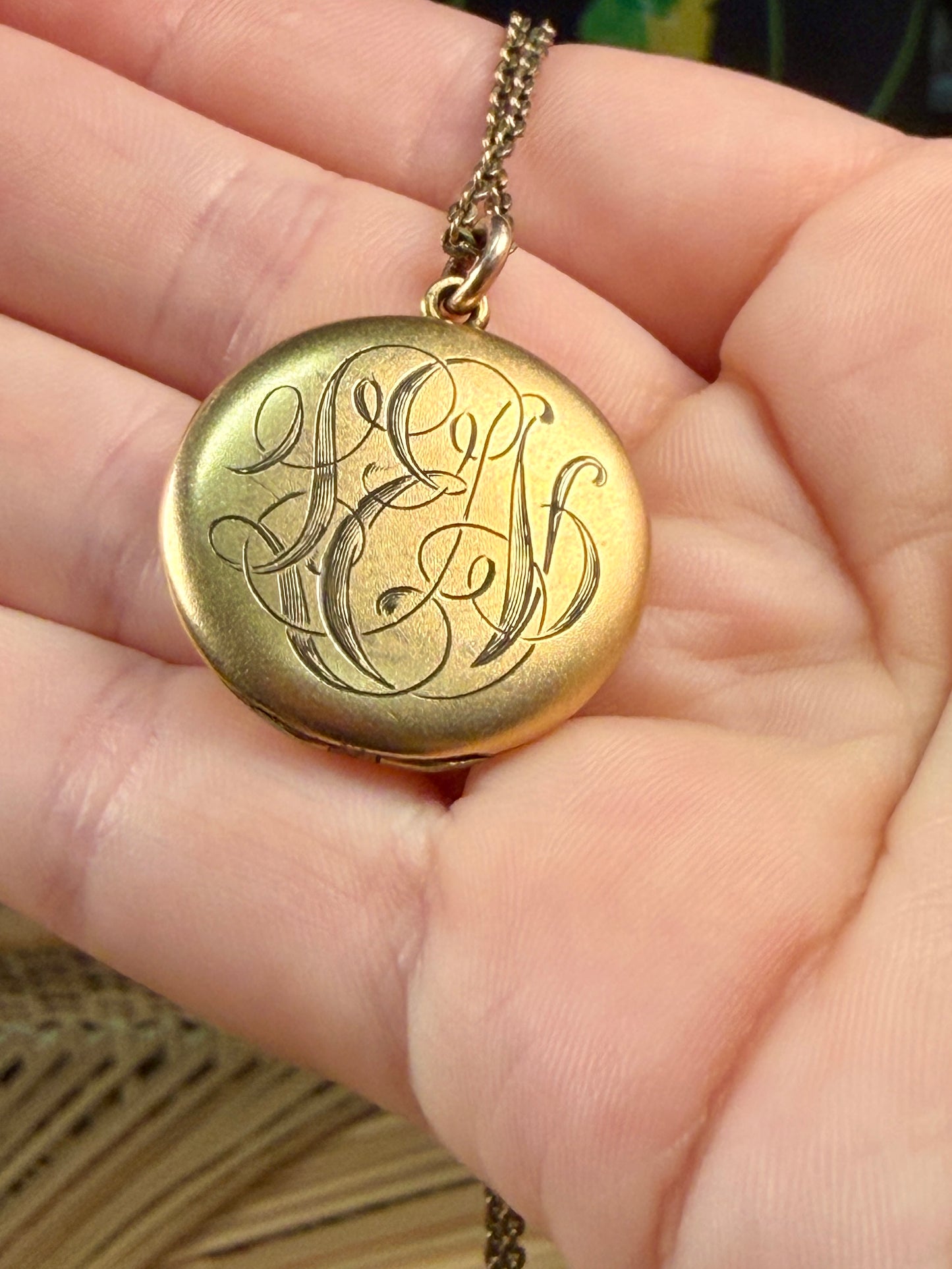 1911 "LVE" Etched Edwardian Locket | SKM & Co