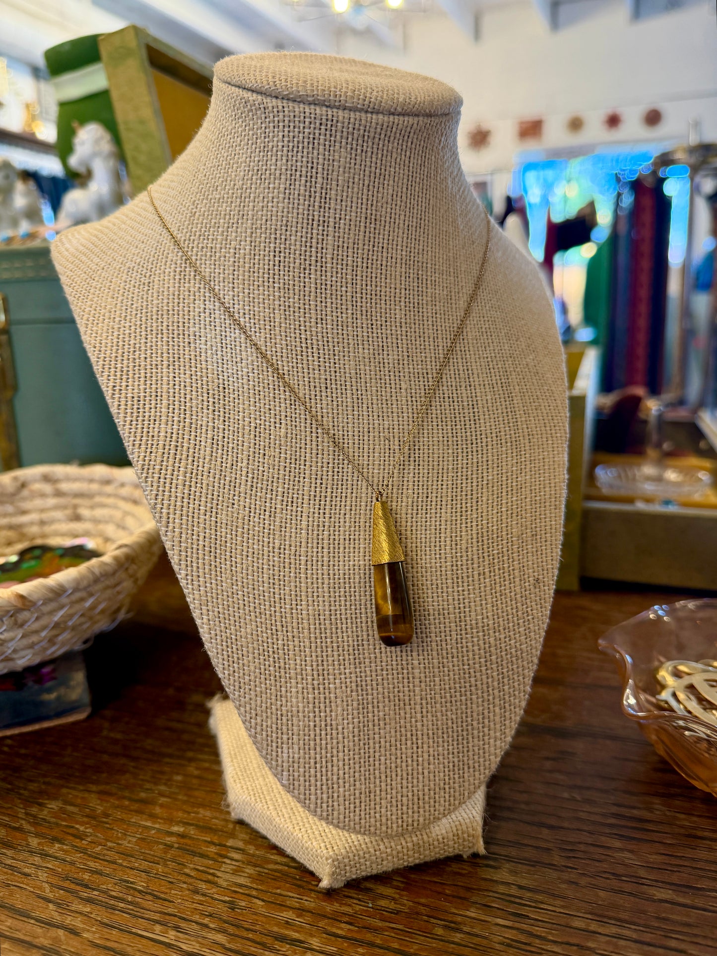 Vintage Teardrop Tiger's Eye Pendant Necklace