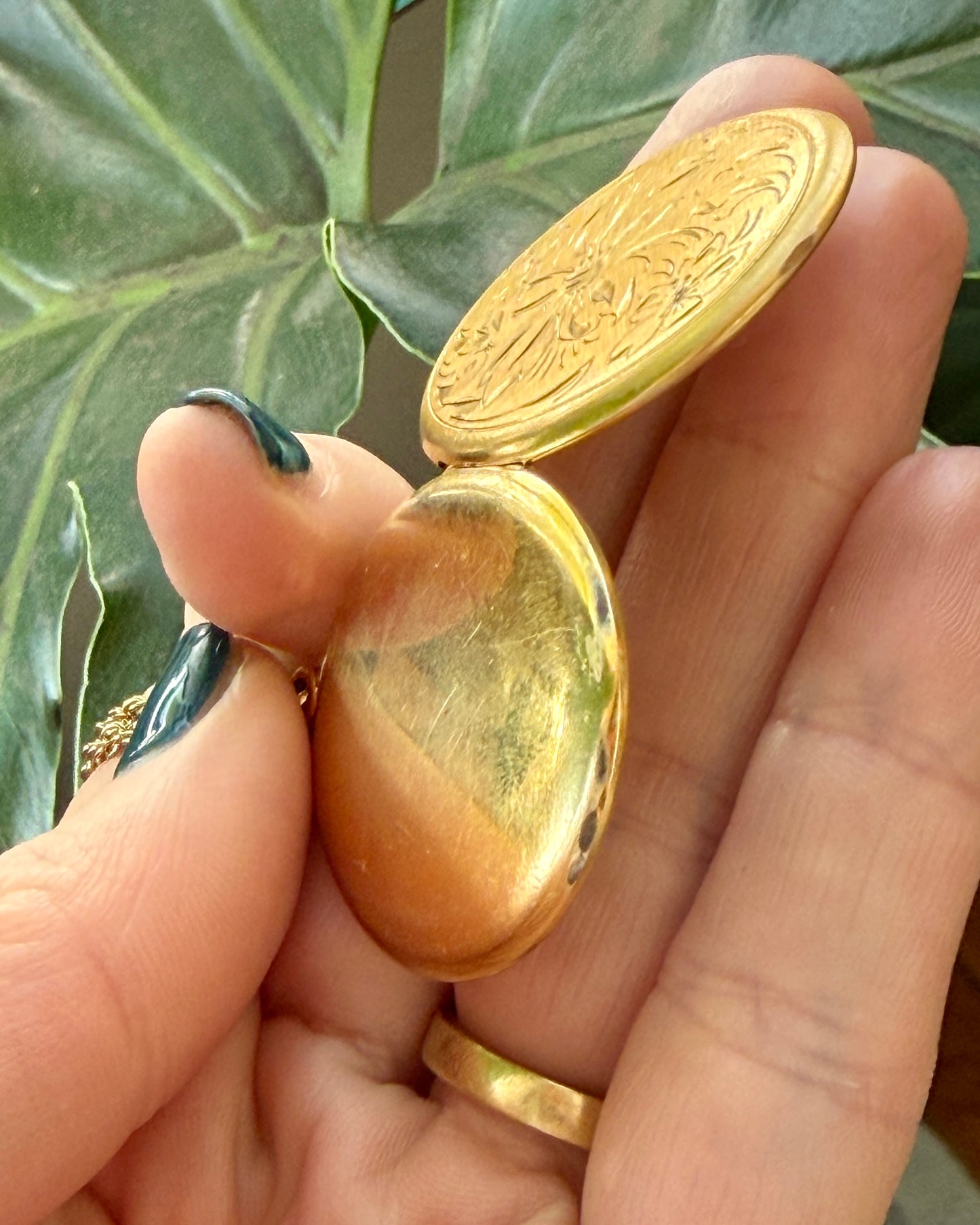Antique Gold Filled Locket | Le Stage