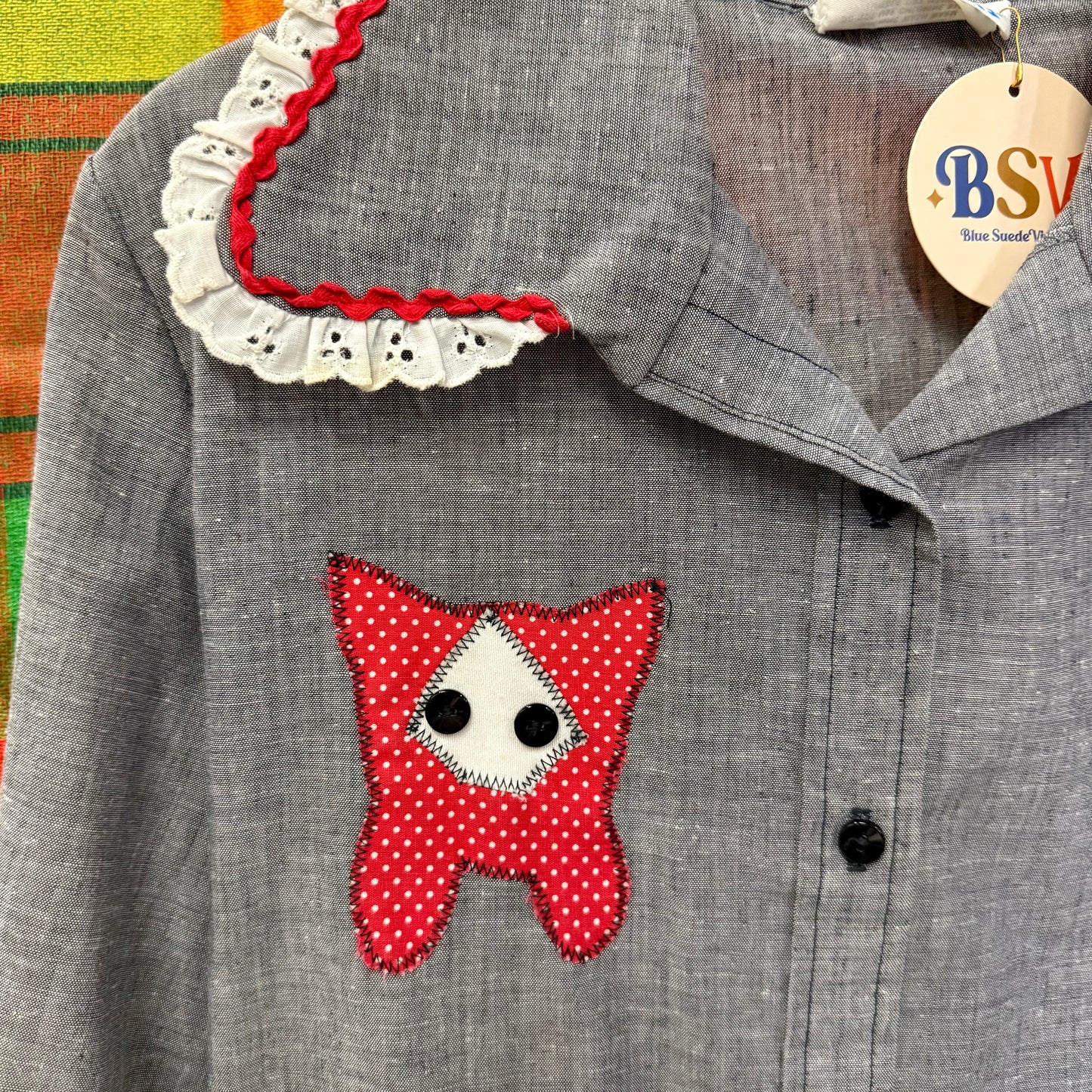 1970's Cat Appliqué Eyelet Trim Blouse | Yum Yum's