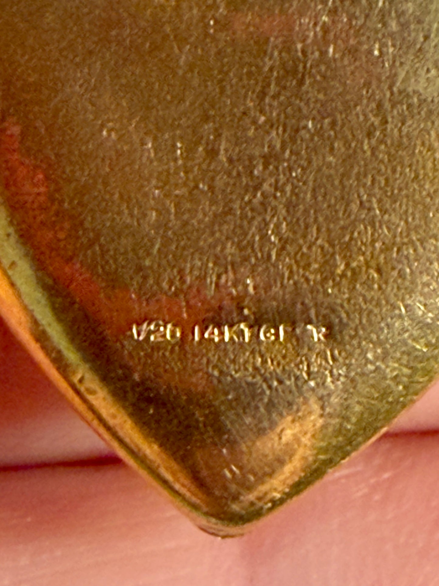 Vintage 14KT Gold Filled "Mom" Heart Locket Necklace
