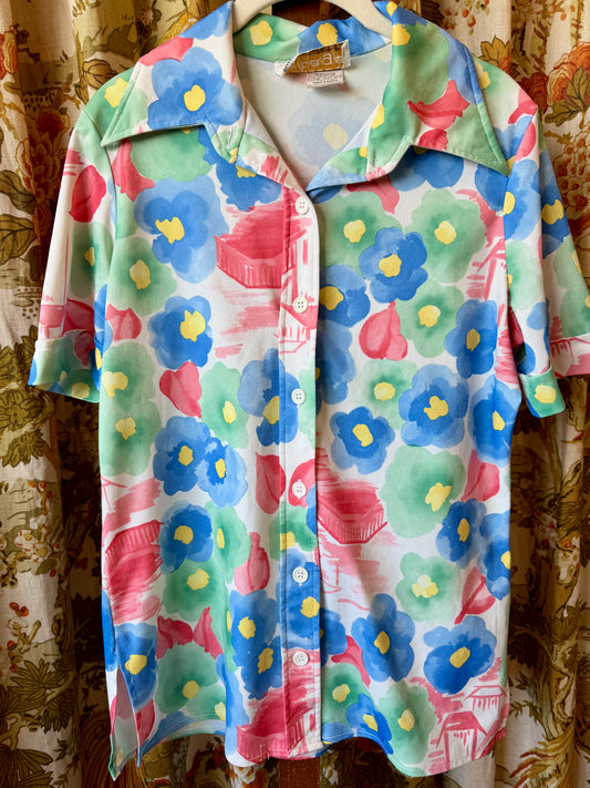 1970's Floral Pagoda Blouse | Center Stage