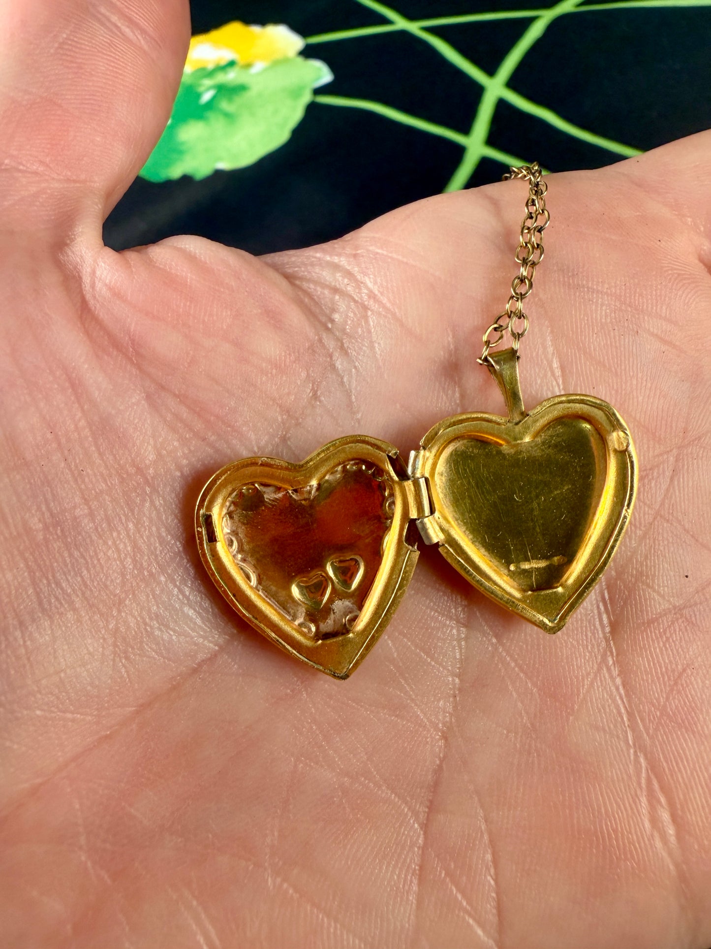 Vintage 14KT Gold Filled "Mom" Heart Locket Necklace