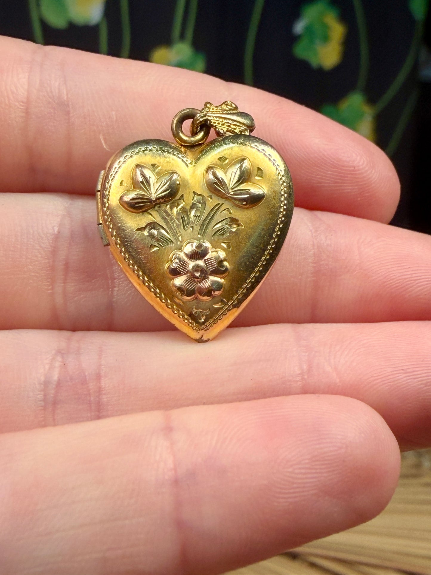 Vintage 12KT Gold Filled Repoussé Heart Locket | WH