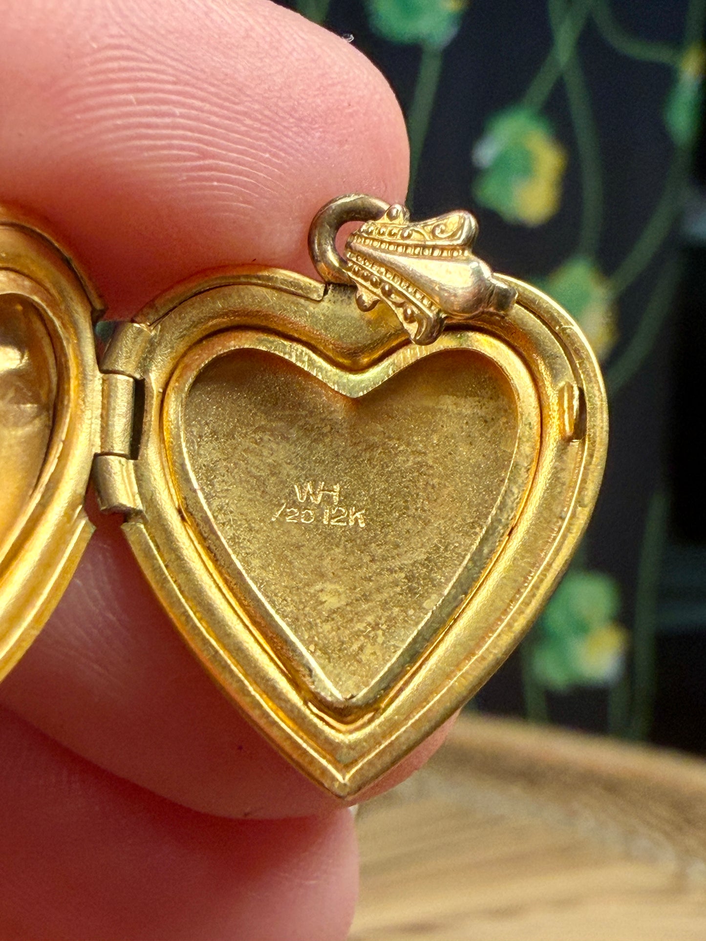 Vintage 12KT Gold Filled Repoussé Heart Locket | WH
