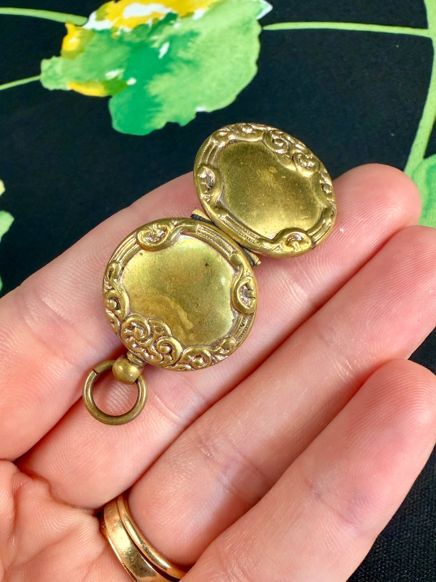 Antique Gold Filled Circle Locket