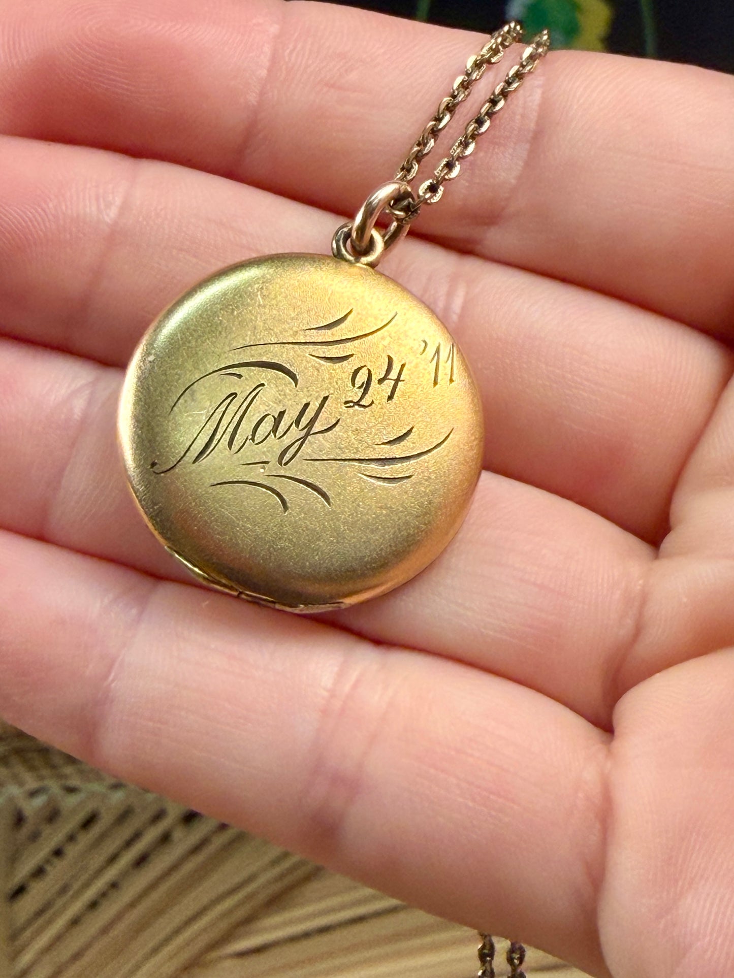 1911 "LVE" Etched Edwardian Locket | SKM & Co