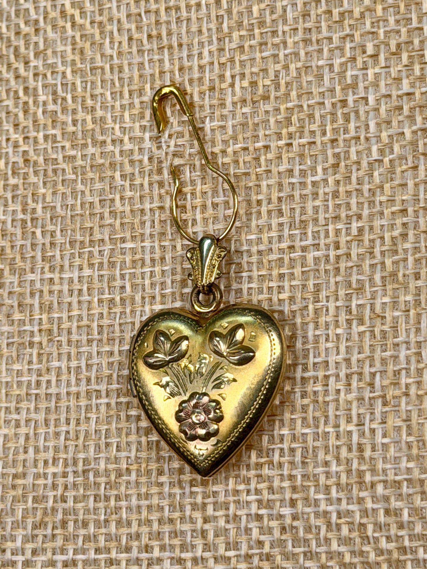 Vintage 12KT Gold Filled Repoussé Heart Locket | WH