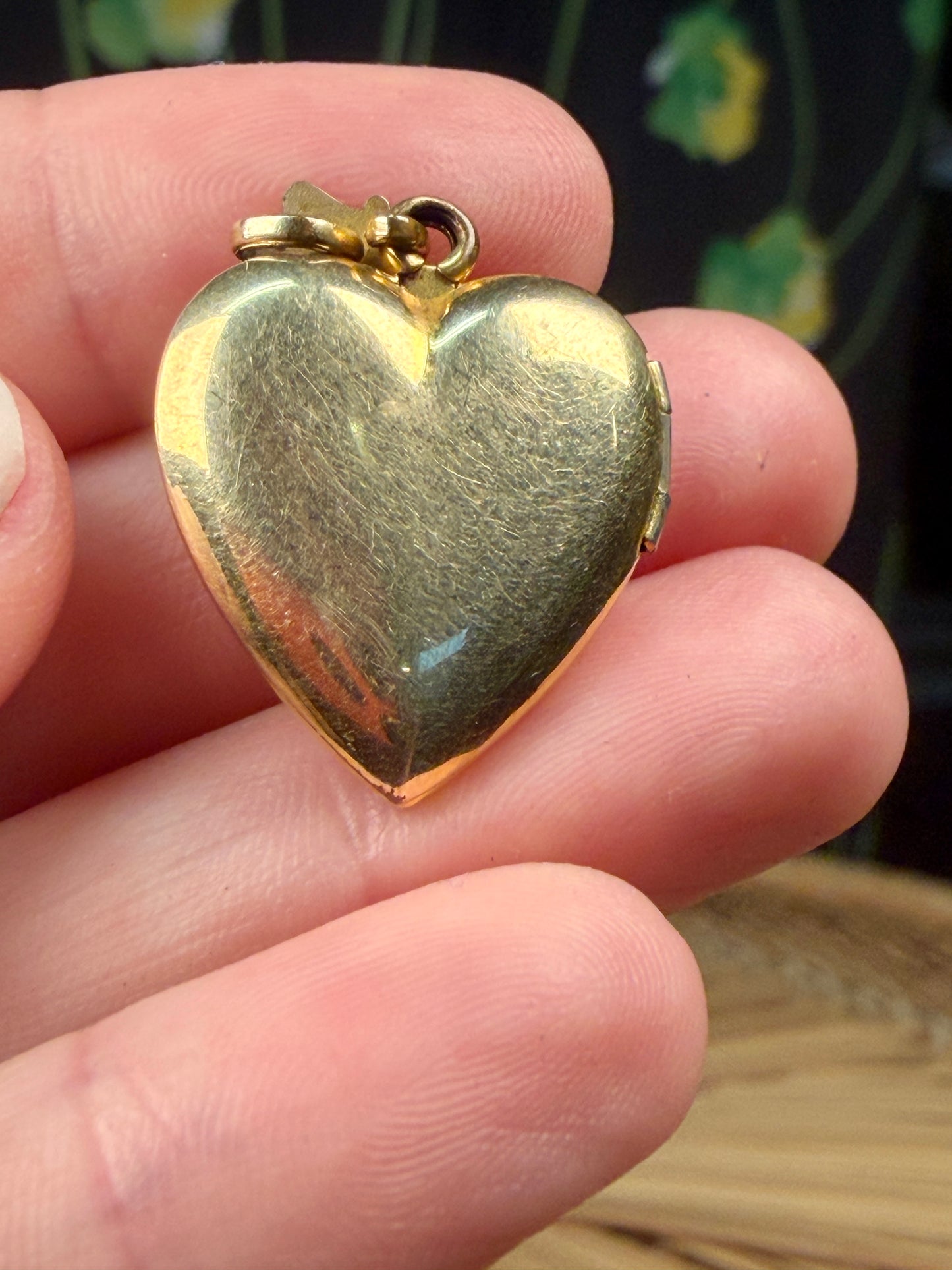 Vintage 12KT Gold Filled Repoussé Heart Locket | WH