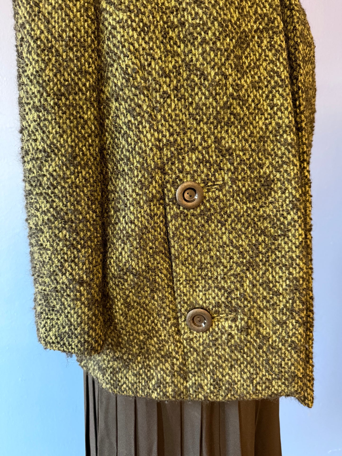 1960's Green Tweedy/Boucle Bracelet Sleeve Jacket