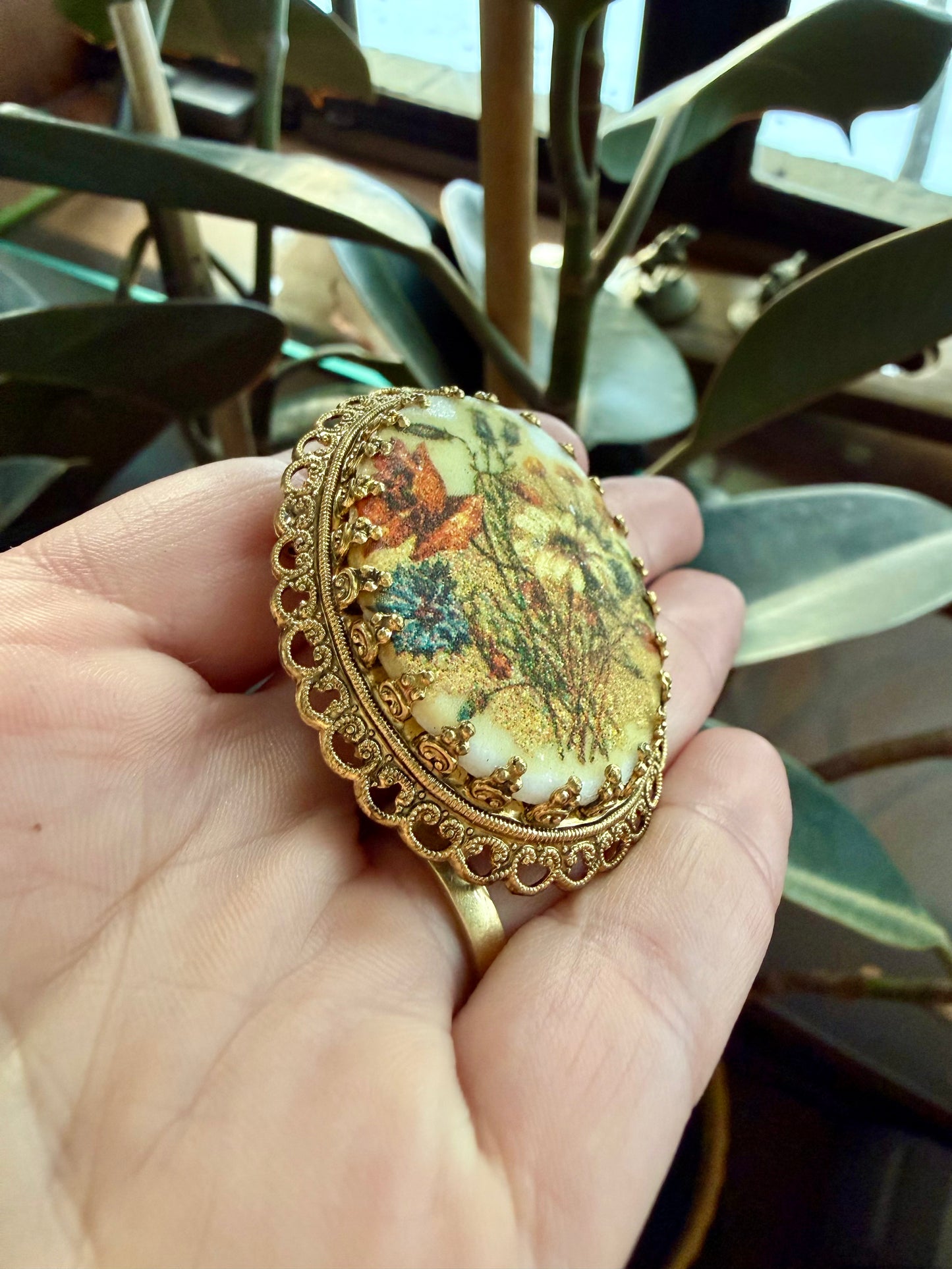 Vintage Sugar Crystal Filigree Floral Brooch