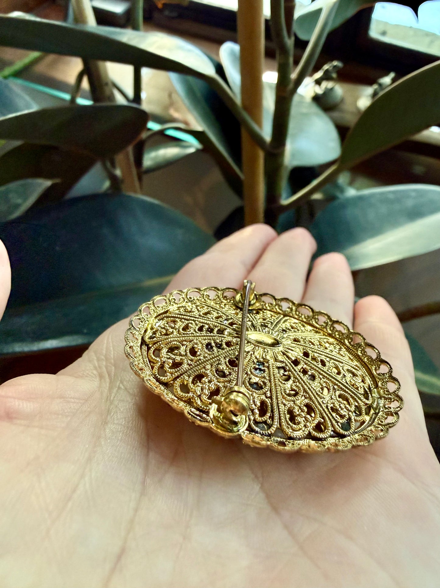 Vintage Sugar Crystal Filigree Floral Brooch